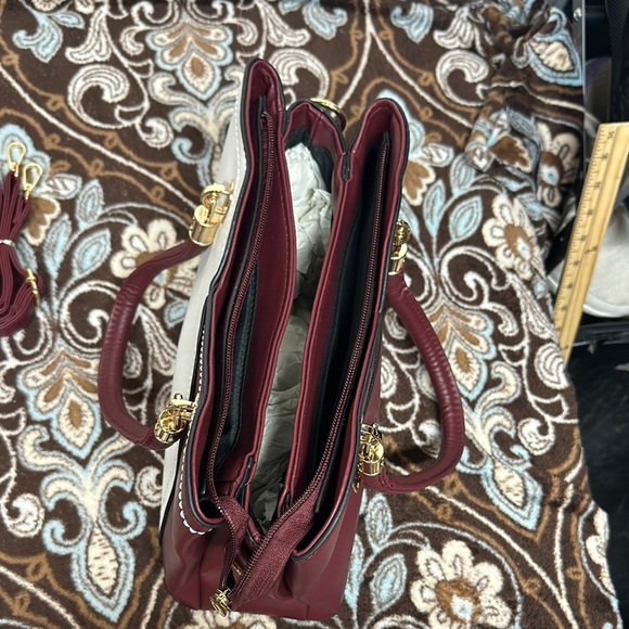 Chic Brown and White Crossbody Bag with Structured Design - Picture 6 of 13